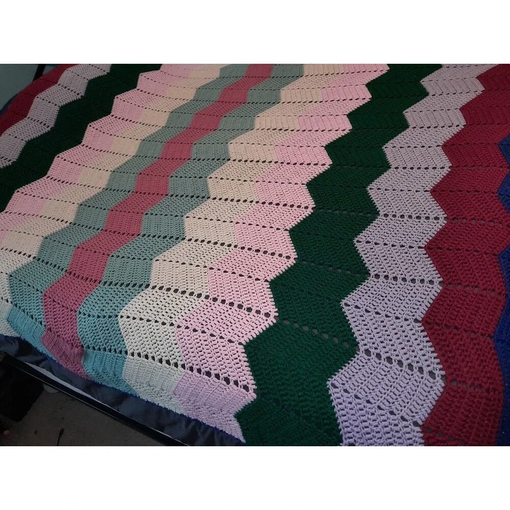 80x70 Beautiful handmade crochet chevron blanket ripple afghan queen sized throw
